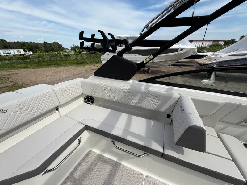 Slide: The Image of Sea Ray SDX 250 Surf 2026 - 24