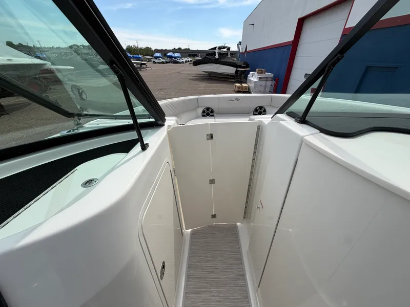 Slide: The Image of Sea Ray SDX 250 Surf 2026 - 39