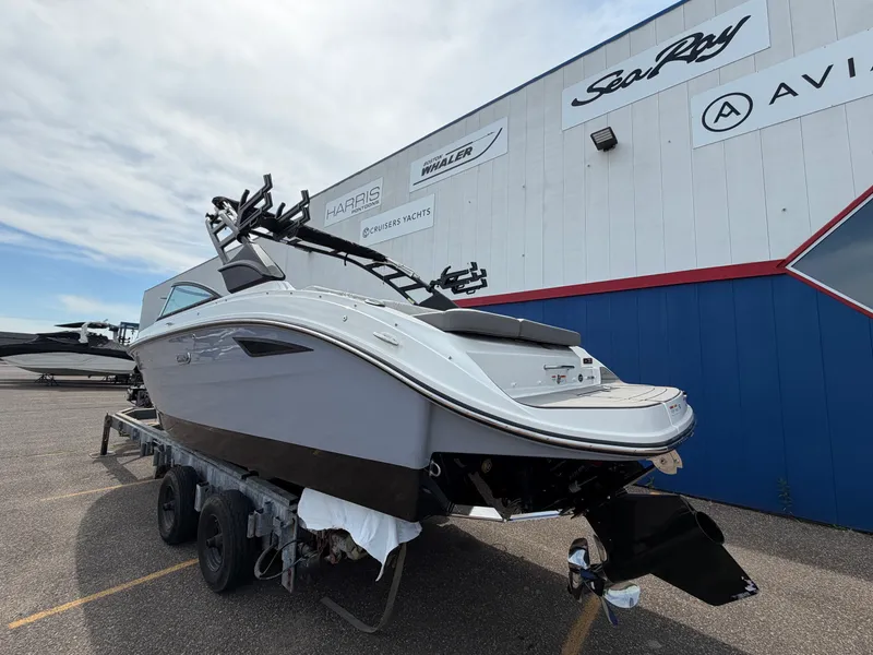 Slide: The Image of Sea Ray SDX 250 Surf 2026 - 4