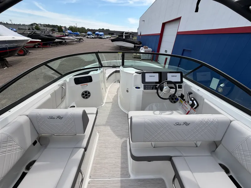 Slide: The Image of Sea Ray SDX 250 Surf 2026 - 17