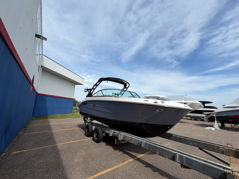 Slide: The Image of Sea Ray SDX 250 Surf 2026 - 1