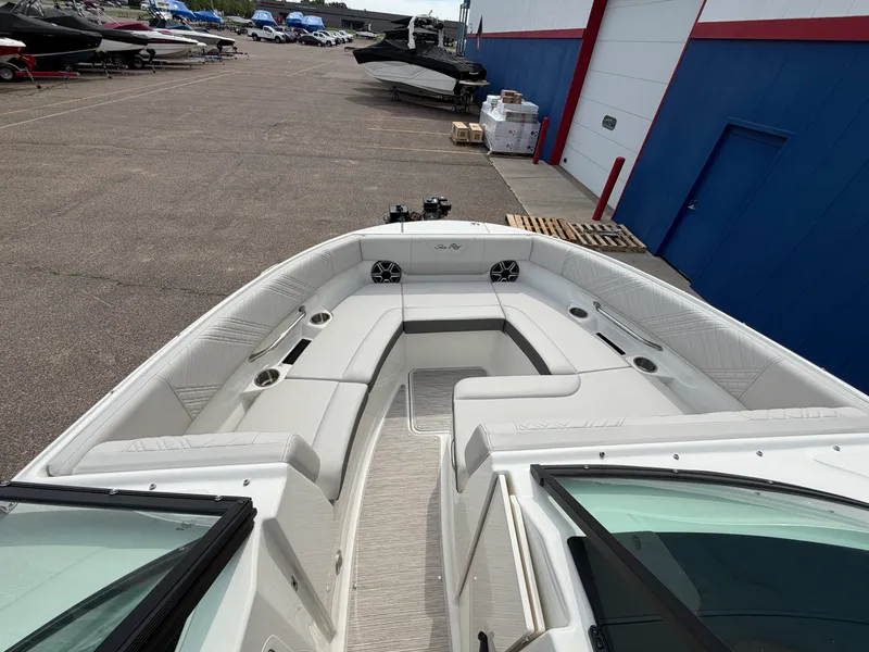 Slide: The Image of Sea Ray SDX 250 Surf 2026 - 40