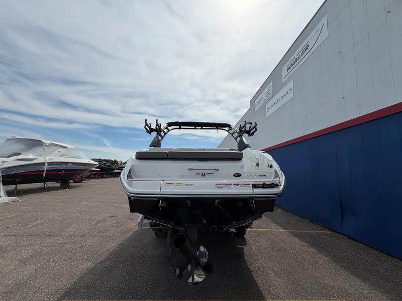 Slide: The Image of Sea Ray SDX 250 Surf 2026 - 6