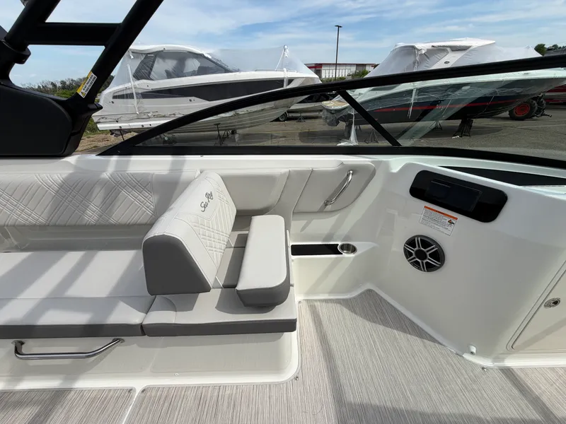 Slide: The Image of Sea Ray SDX 250 Surf 2026 - 27