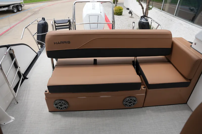Slide: The Image of Harris 230 Grand Mariner 2026 - 21