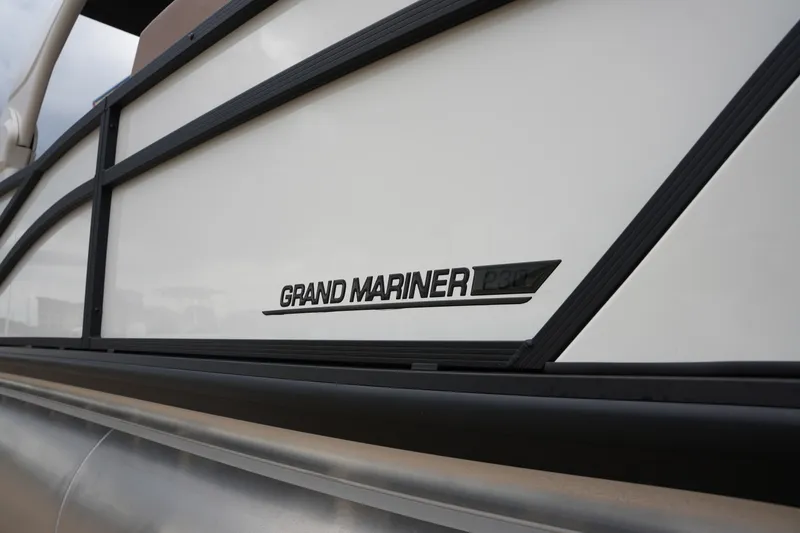 Slide: The Image of Harris 230 Grand Mariner 2026 - 4