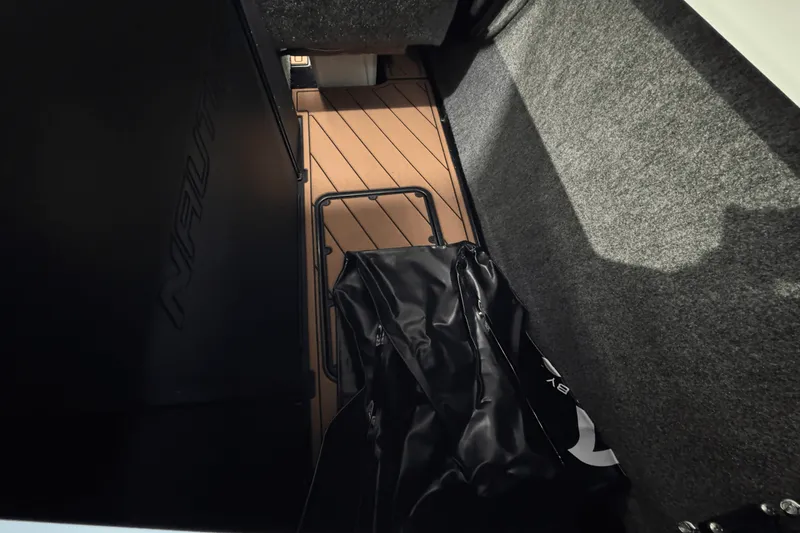 Slide: The Image of Nautique Super Air Nautique GS22 2025 - 11