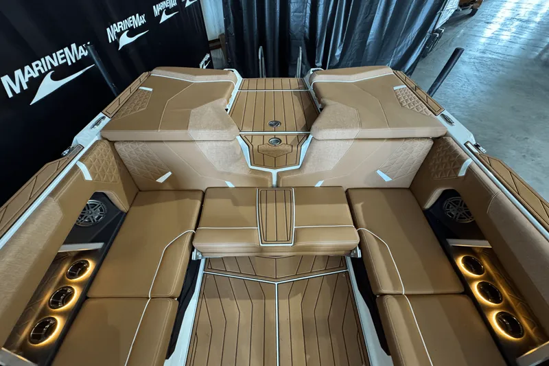 Slide: The Image of Nautique Super Air Nautique GS22 2025 - 12