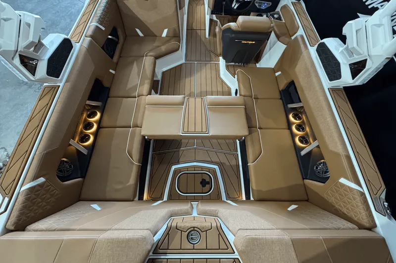 Slide: The Image of Nautique Super Air Nautique GS22 2025 - 14