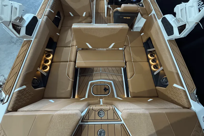 Slide: The Image of Nautique Super Air Nautique GS22 2025 - 15