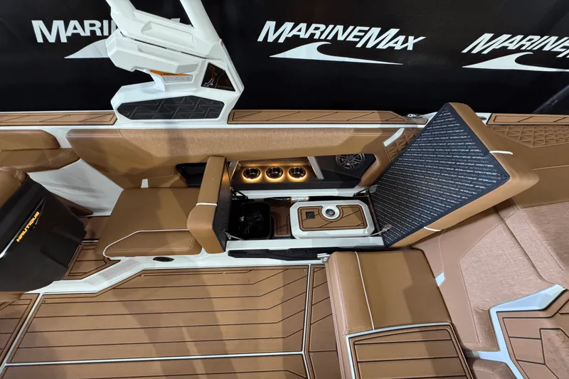 Slide: The Image of Nautique Super Air Nautique GS22 2025 - 17