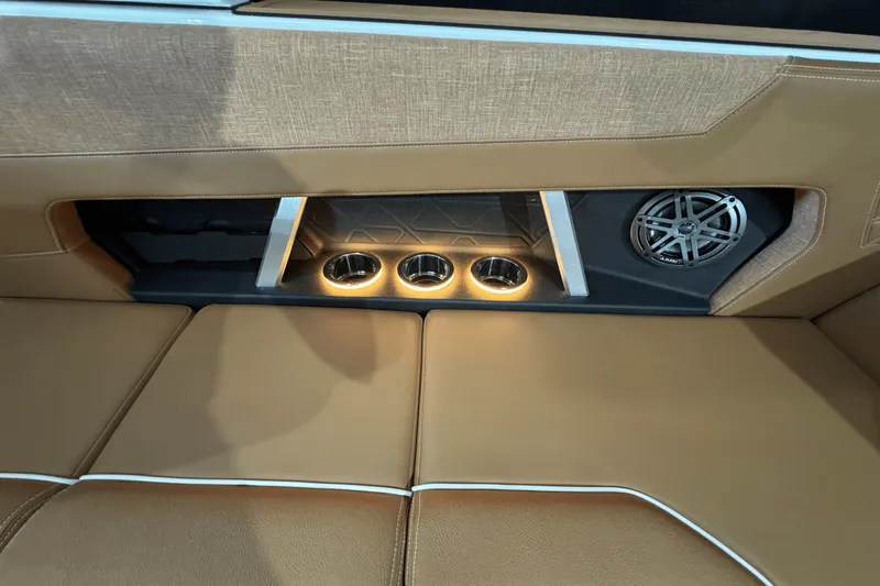 Slide: The Image of Nautique Super Air Nautique GS22 2025 - 19