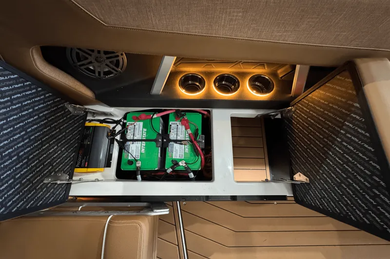 Slide: The Image of Nautique Super Air Nautique GS22 2025 - 23