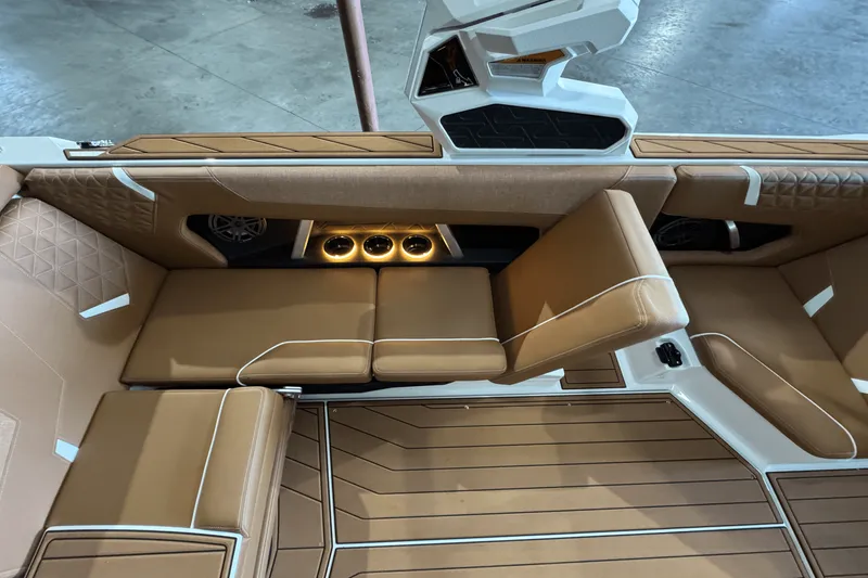 Slide: The Image of Nautique Super Air Nautique GS22 2025 - 24