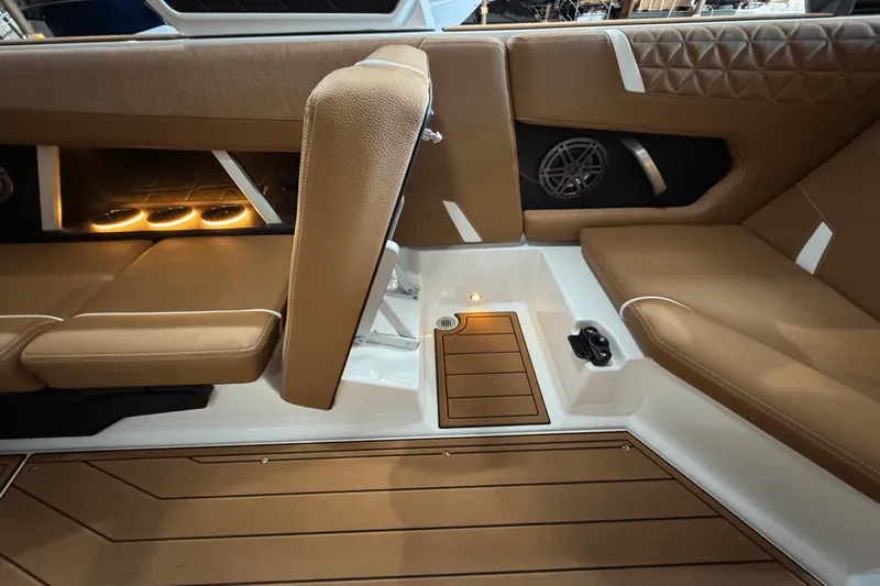 Slide: The Image of Nautique Super Air Nautique GS22 2025 - 25