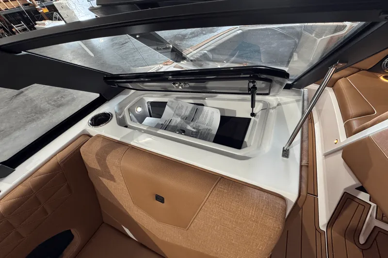 Slide: The Image of Nautique Super Air Nautique GS22 2025 - 27