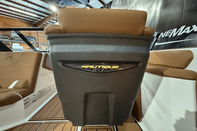 Slide: The Image of Nautique Super Air Nautique GS22 2025 - 33