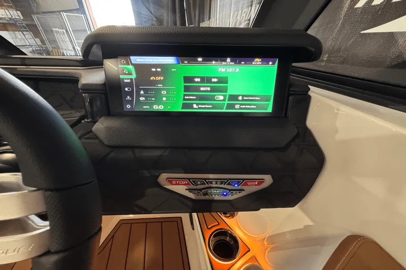 Slide: The Image of Nautique Super Air Nautique GS22 2025 - 35