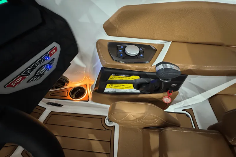 Slide: The Image of Nautique Super Air Nautique GS22 2025 - 36