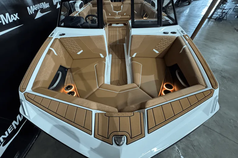 Slide: The Image of Nautique Super Air Nautique GS22 2025 - 39