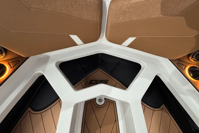 Slide: The Image of Nautique Super Air Nautique GS22 2025 - 42