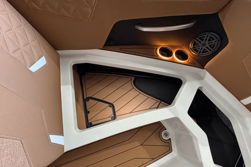 Slide: The Image of Nautique Super Air Nautique GS22 2025 - 43