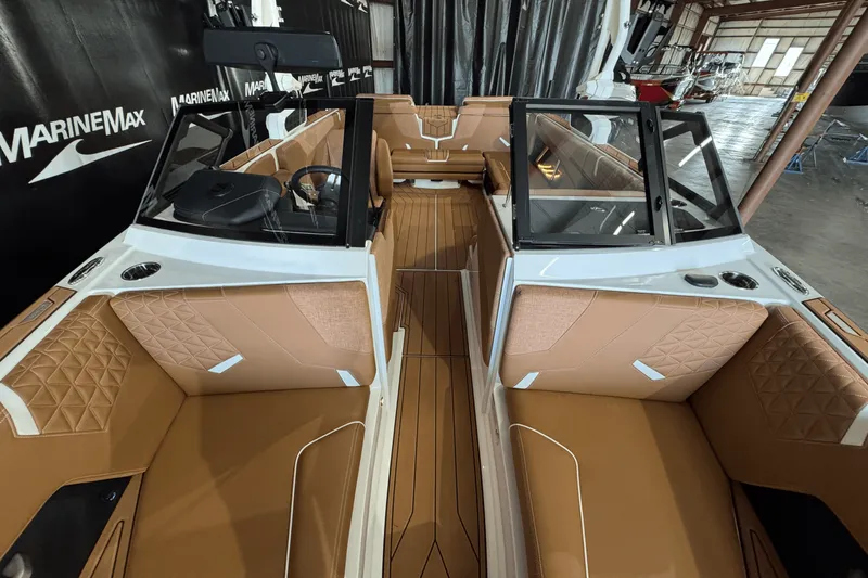 Slide: The Image of Nautique Super Air Nautique GS22 2025 - 44