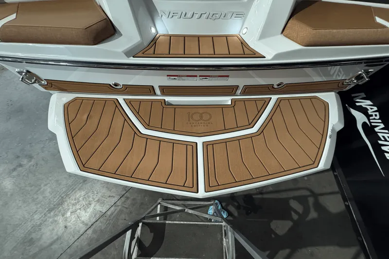 Slide: The Image of Nautique Super Air Nautique GS22 2025 - 6