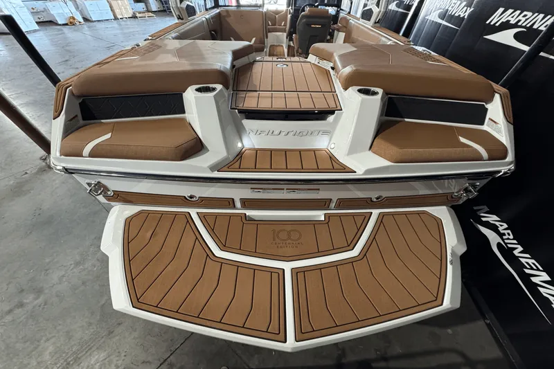 Slide: The Image of Nautique Super Air Nautique GS22 2025 - 7