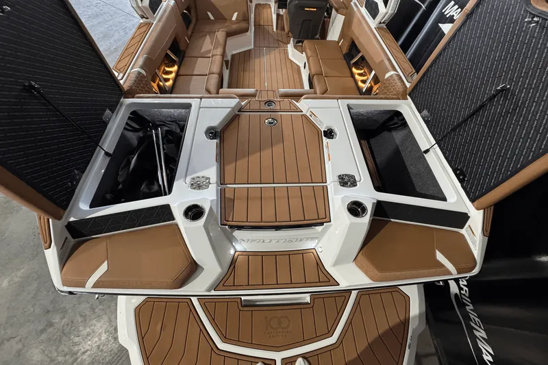 Slide: The Image of Nautique Super Air Nautique GS22 2025 - 9