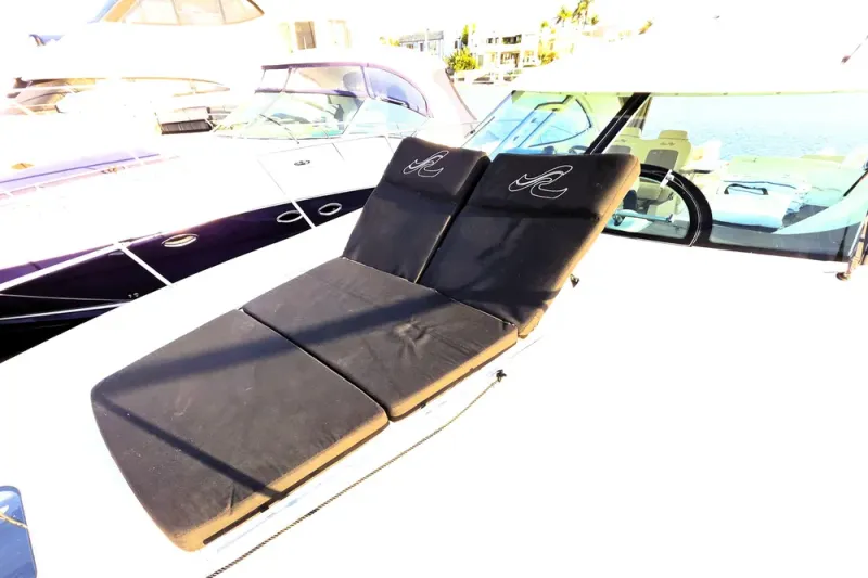 Slide: The Image of Sea Ray 410 Sundancer 2012 - 39