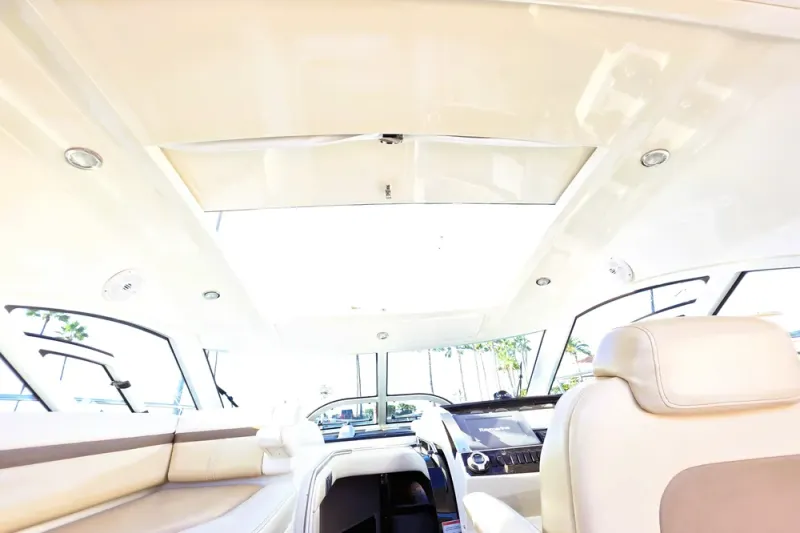 Slide: The Image of Sea Ray 410 Sundancer 2012 - 35
