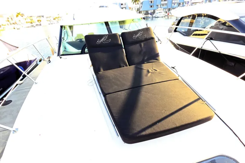Slide: The Image of Sea Ray 410 Sundancer 2012 - 38