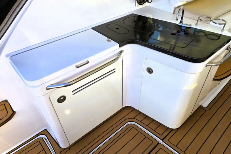 Slide: The Image of Sea Ray 410 Sundancer 2012 - 7
