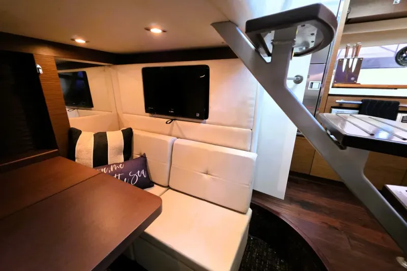 Slide: The Image of Sea Ray 410 Sundancer 2012 - 31