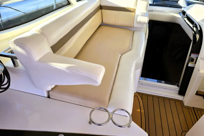 Slide: The Image of Sea Ray 410 Sundancer 2012 - 10