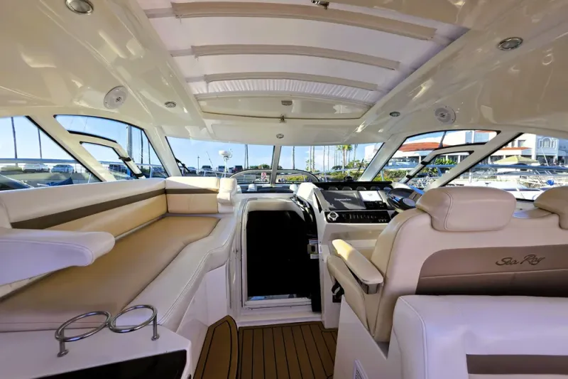 Slide: The Image of Sea Ray 410 Sundancer 2012 - 34