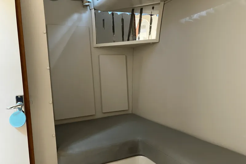 Slide: The Image of Carver 38 EXPRESS 1993 - 32