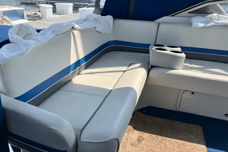 Slide: The Image of Carver Yachts 38 EXPRESS 1993 - 10