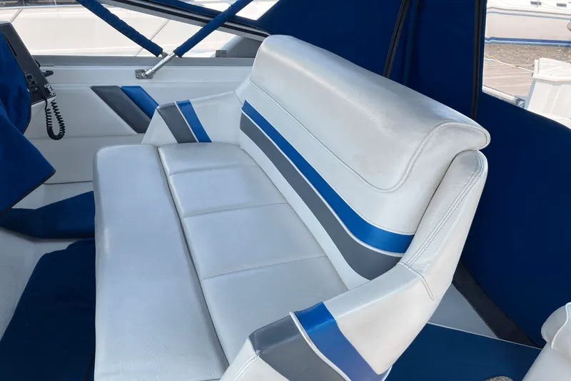 Slide: The Image of Carver Yachts 38 EXPRESS 1993 - 13
