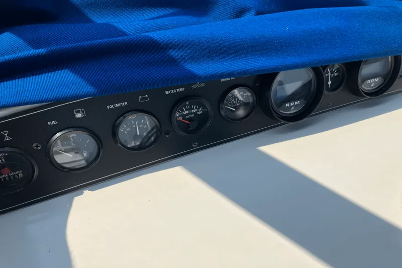 Slide: The Image of Carver Yachts 38 EXPRESS 1993 - 20