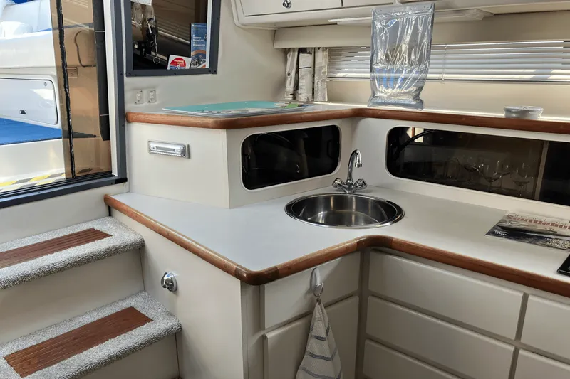 Slide: The Image of Carver Yachts 38 EXPRESS 1993 - 24