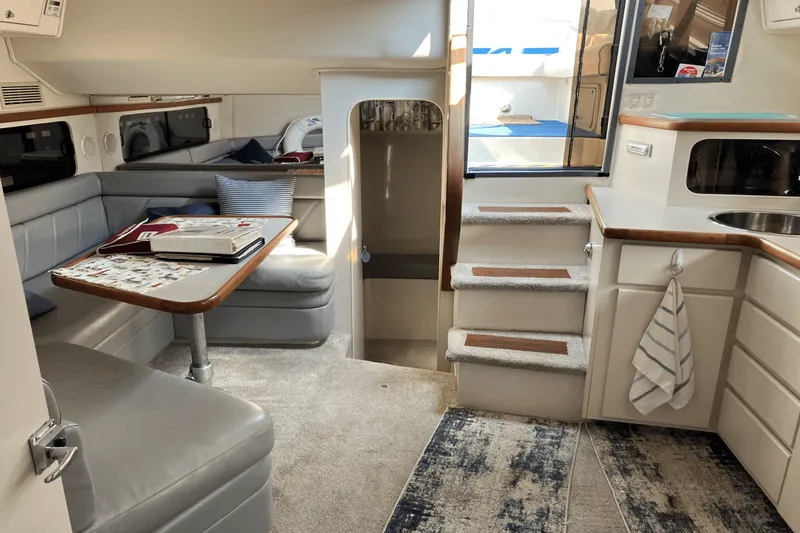 Slide: The Image of Carver Yachts 38 EXPRESS 1993 - 40