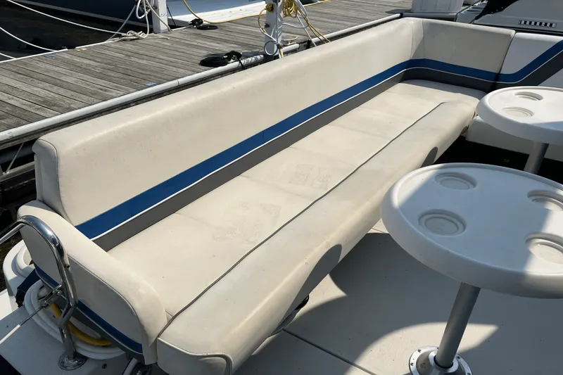 Slide: The Image of Carver Yachts 38 EXPRESS 1993 - 6