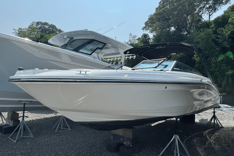 The Image of Sea Ray SPX 230 Outboard 2023 - 0