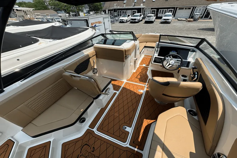 Slide: The Image of Sea Ray SPX 230 Outboard 2023 - 15