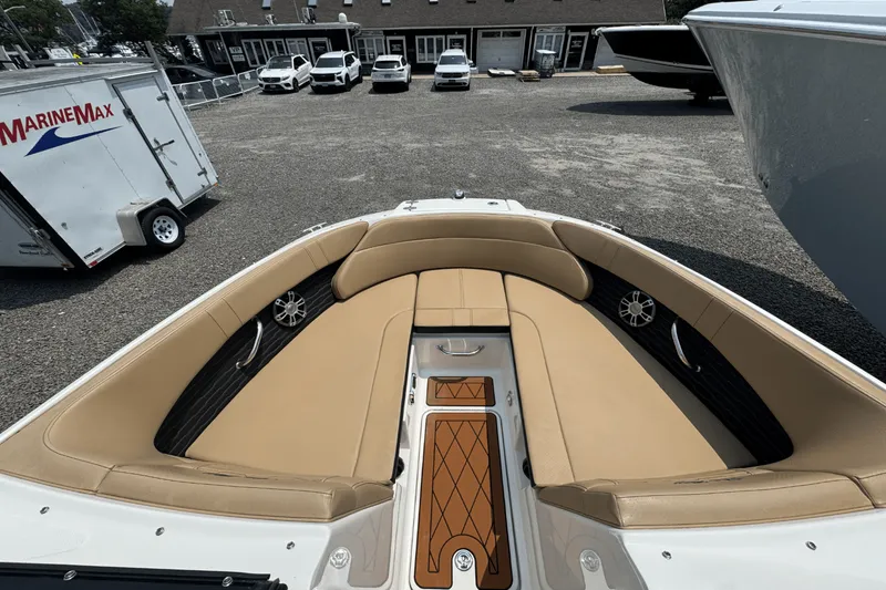 Slide: The Image of Sea Ray SPX 230 Outboard 2023 - 21