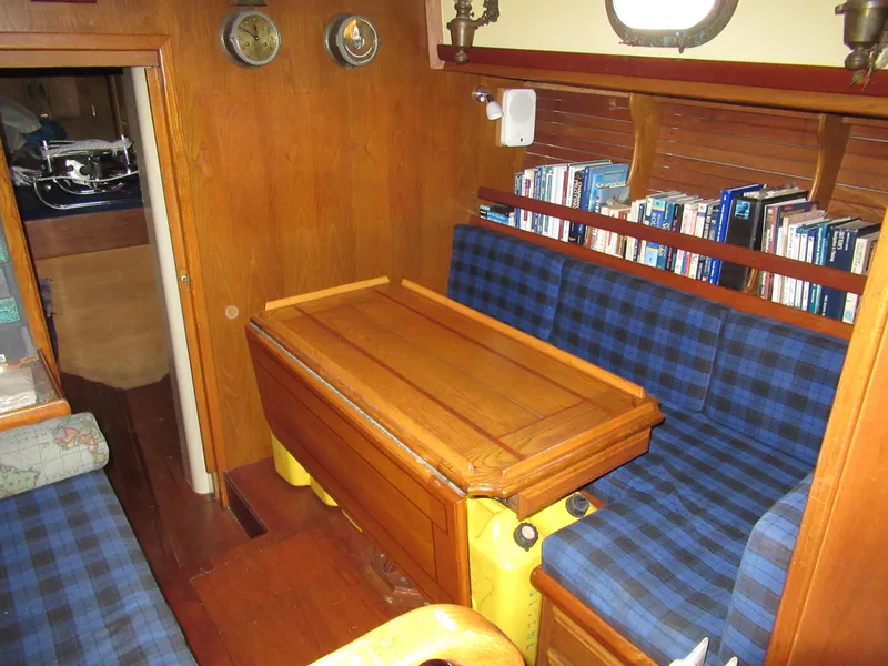 Slide: The Image of Salon to starboard - 11