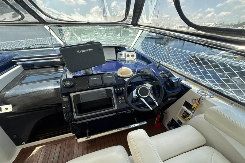 Slide: The Image of Sealine S43 2003 - 13