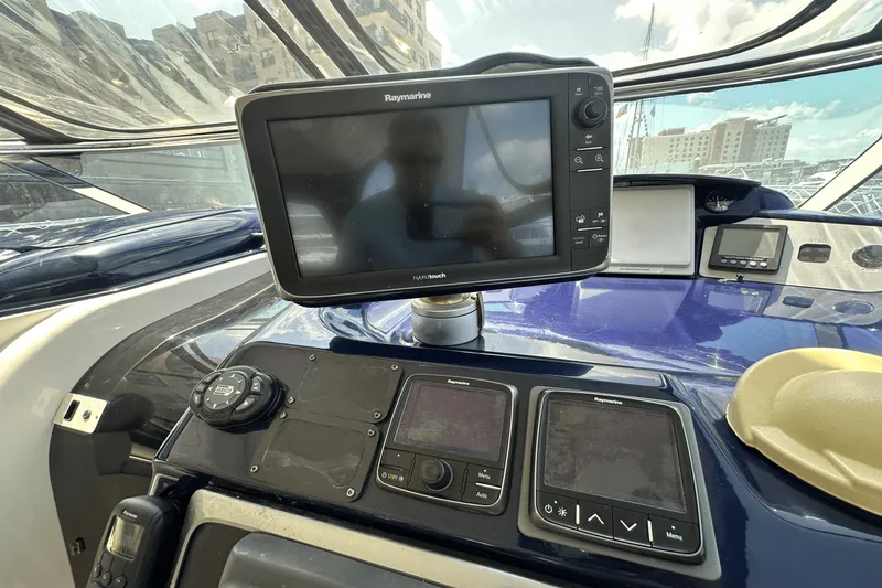 Slide: The Image of Sealine S43 2003 - 18